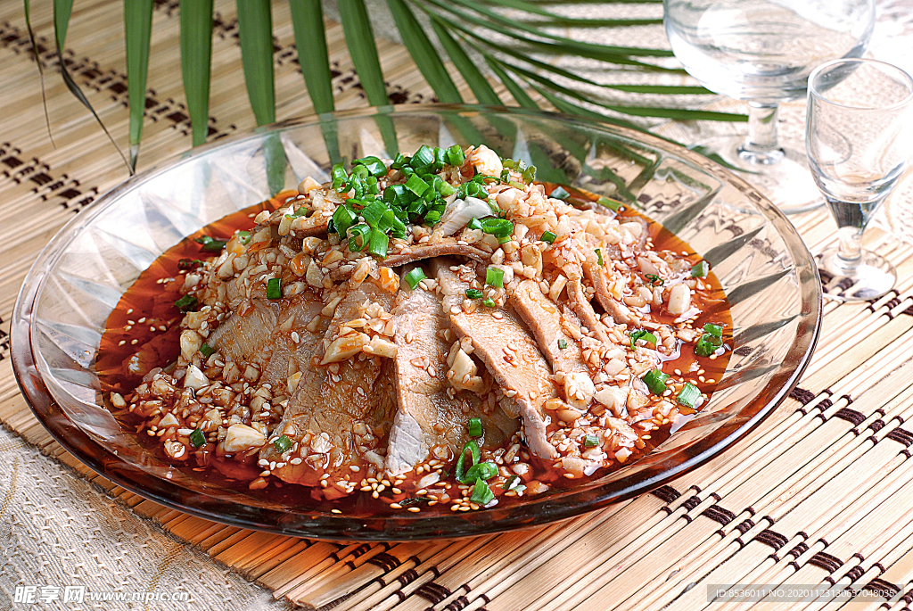 冷拼開味涼菜蒜泥白肉