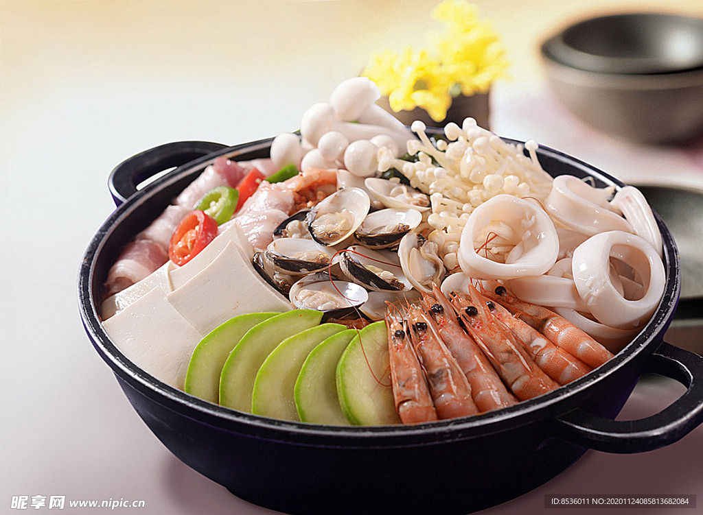 日韩料理泡菜海鲜锅