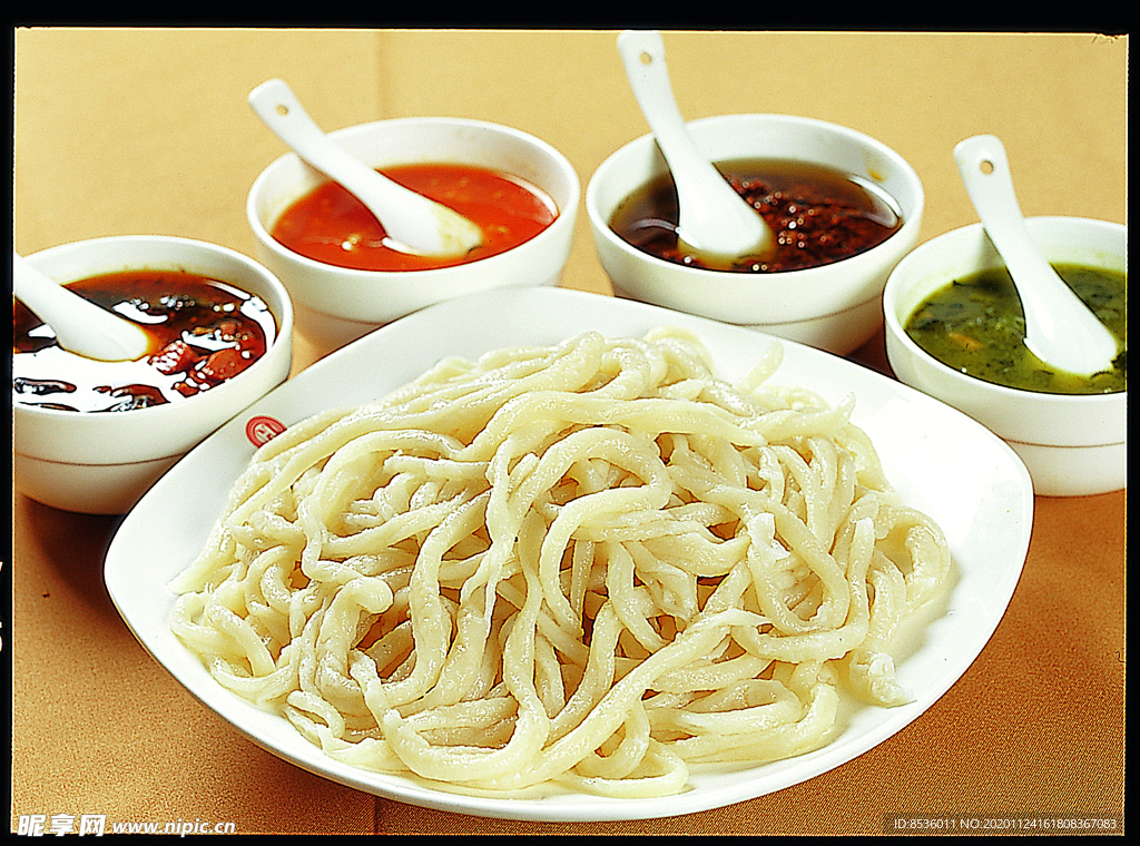特色美食轉盤剔尖