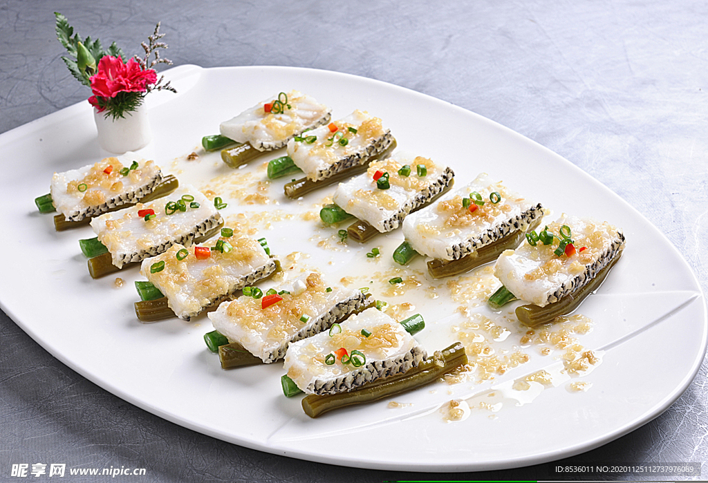 雙味豆角蒸魚(yú)球