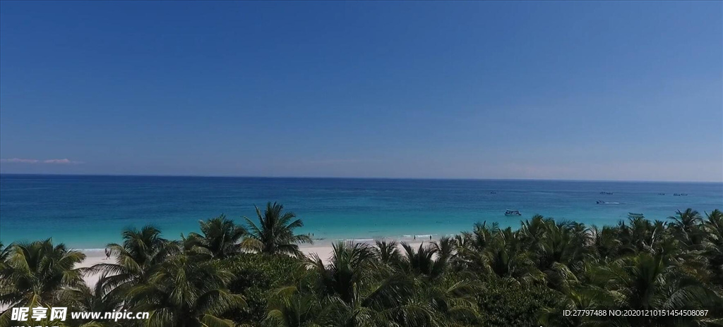 湛藍(lán)的海邊