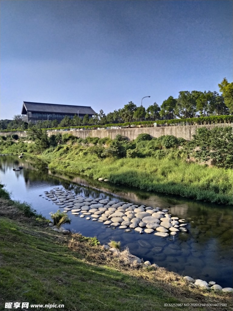 美丽山村