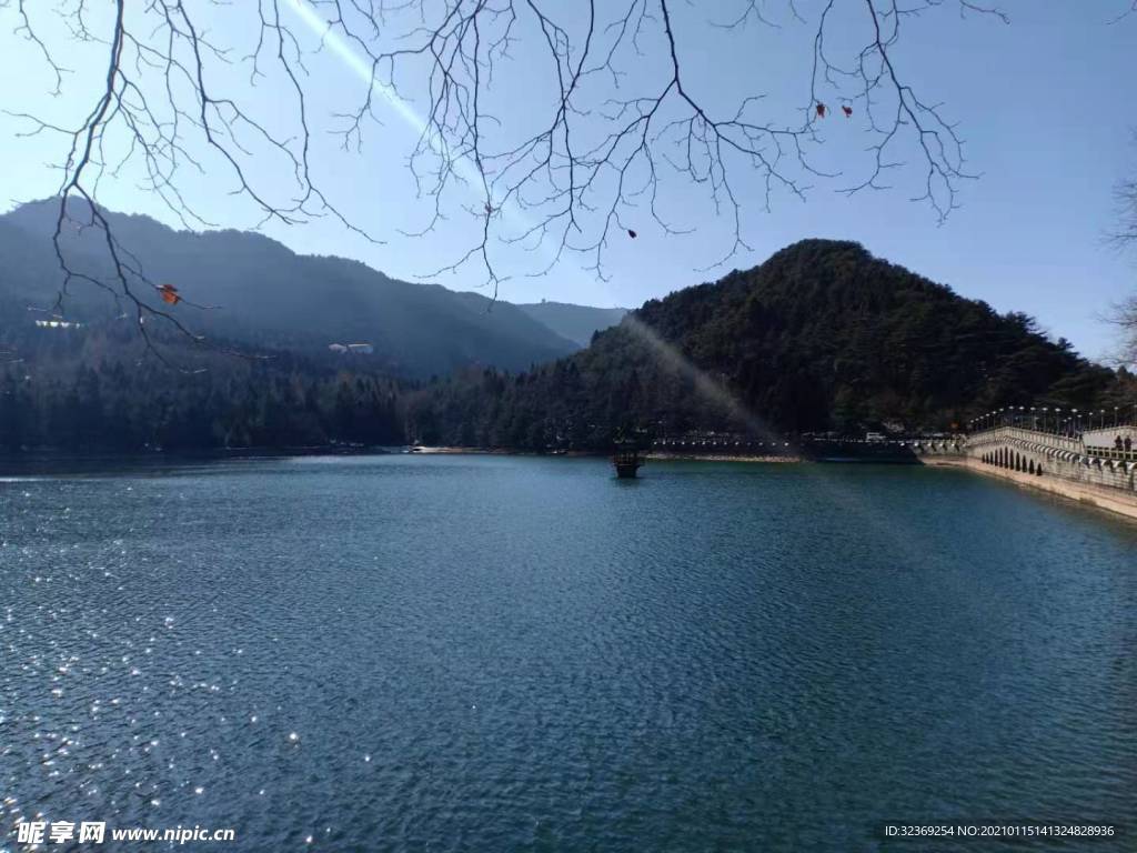 山中水