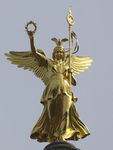 金色的天使雕像