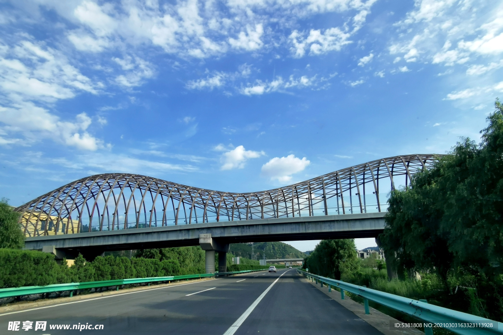 圣地河谷高速跨线桥