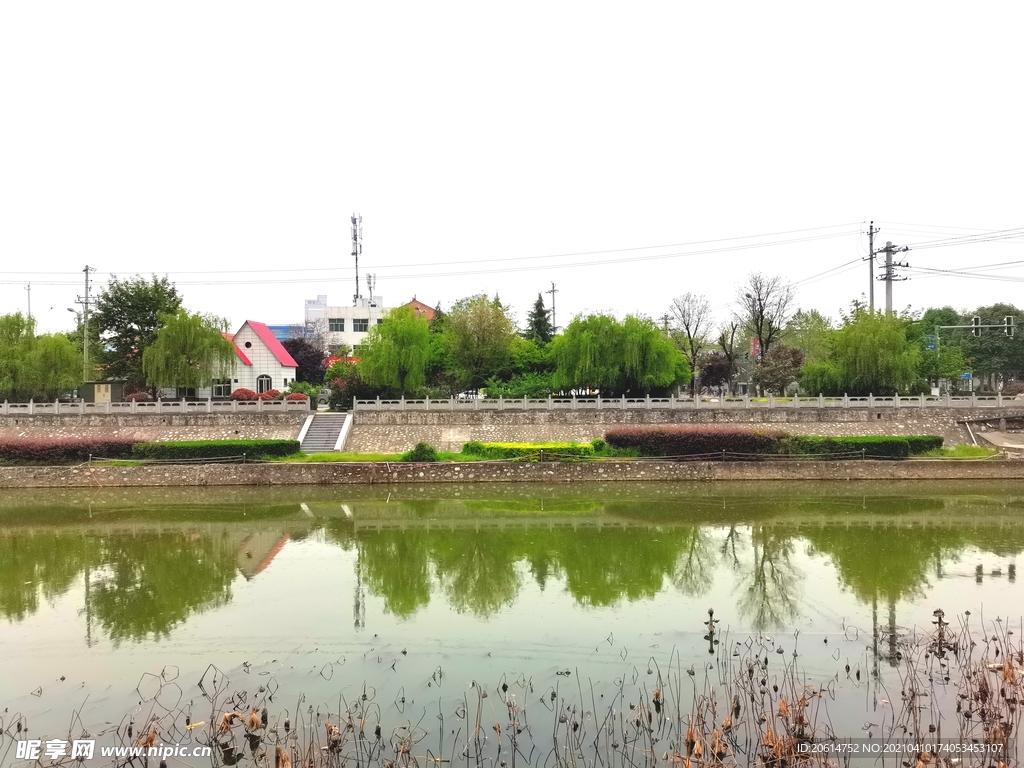 美麗的河道風景