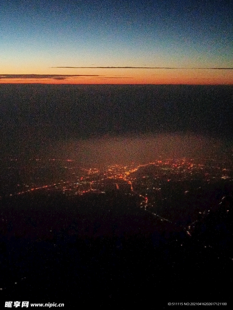 飛機上夜空