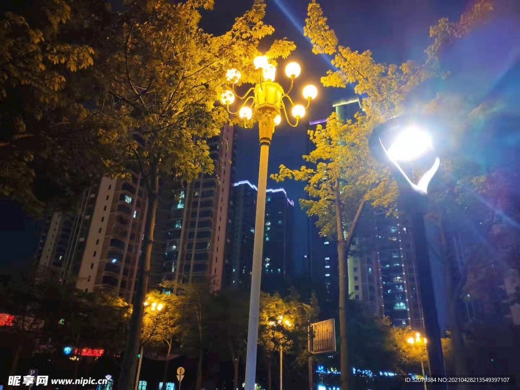 漂亮的路燈