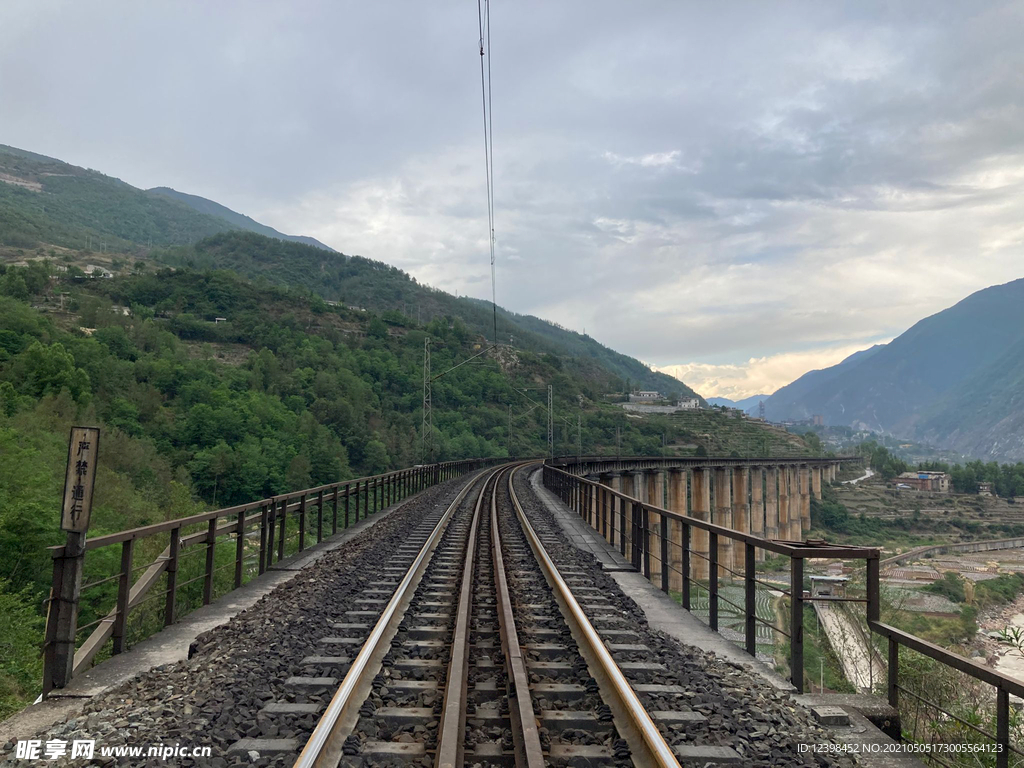 鐵路橋
