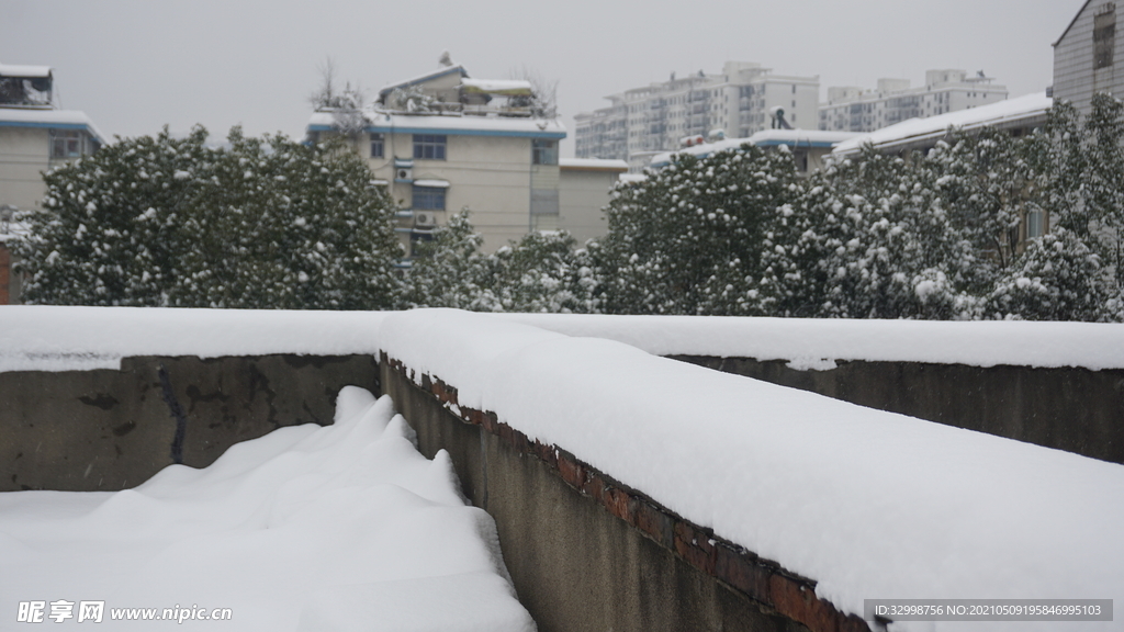 天臺的雪