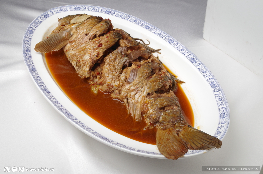 燉鯉魚
