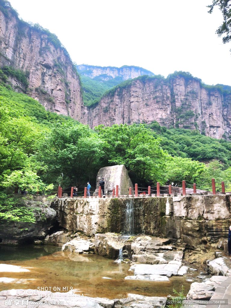 瀑布 流水