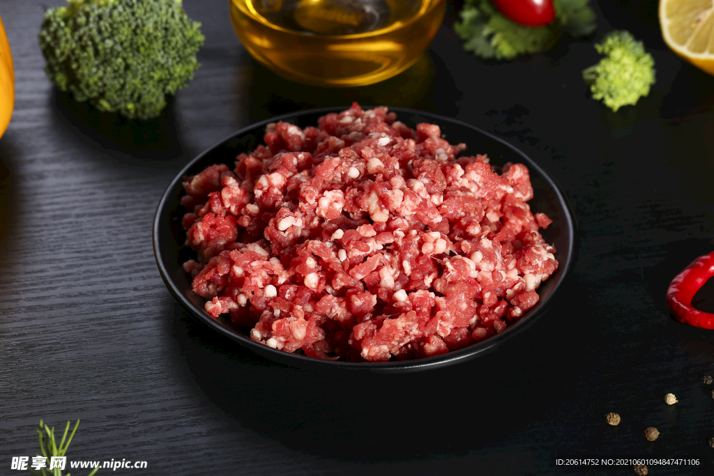 誘人的美食牛肉餡