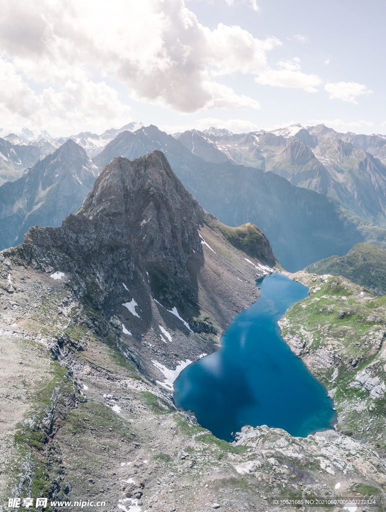 火山             