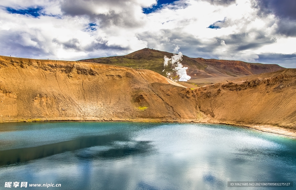 火山             