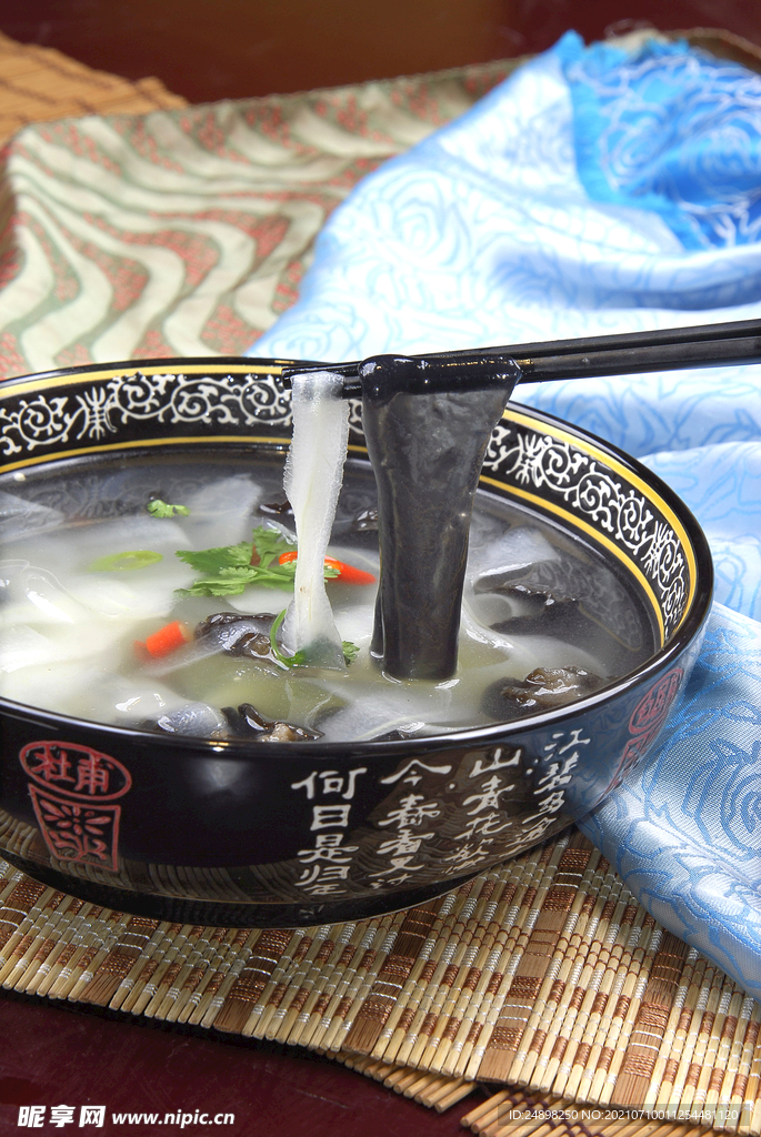 老黃瓜粉皮湯 