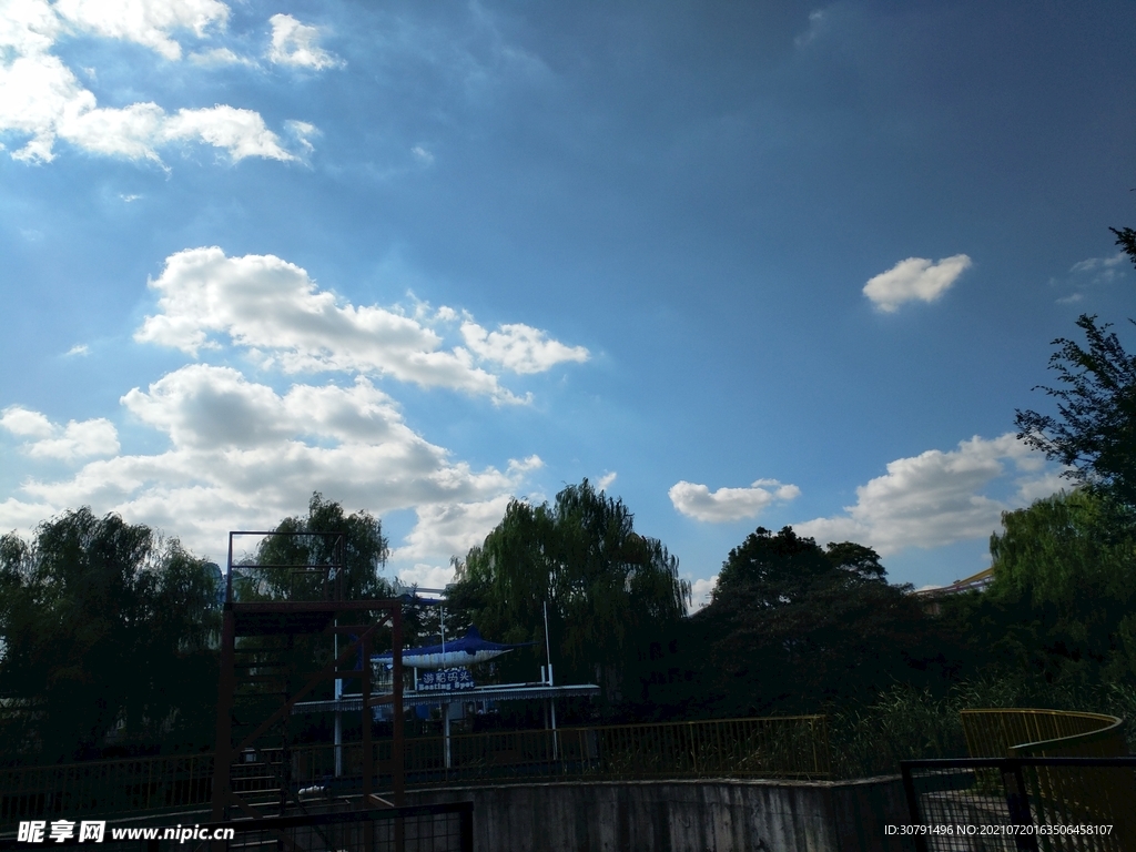 天空