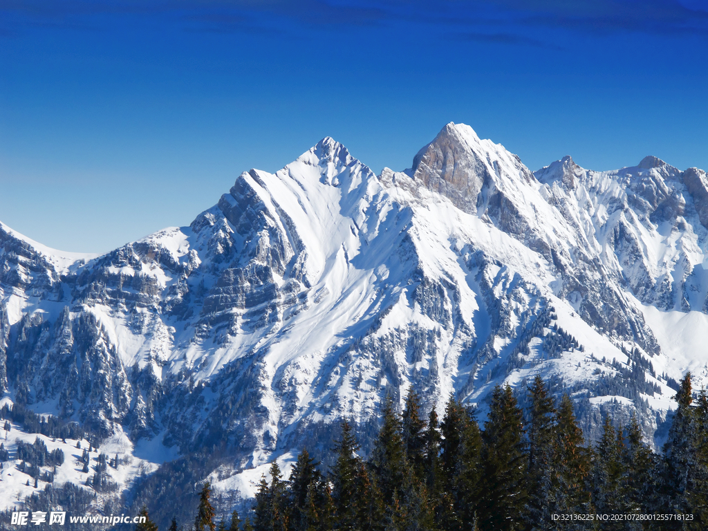 冬季雪山