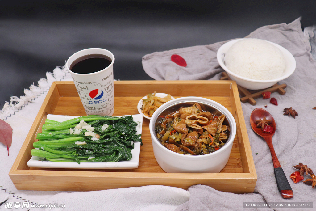 酸菜肥腸飯