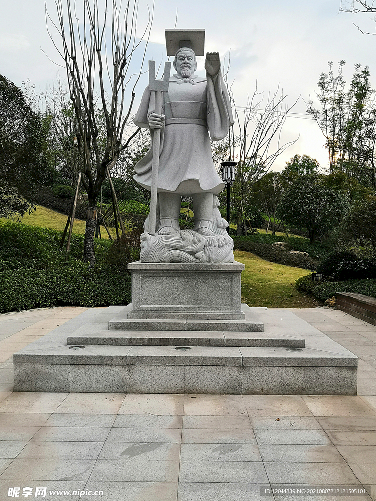 大禹治水雕像