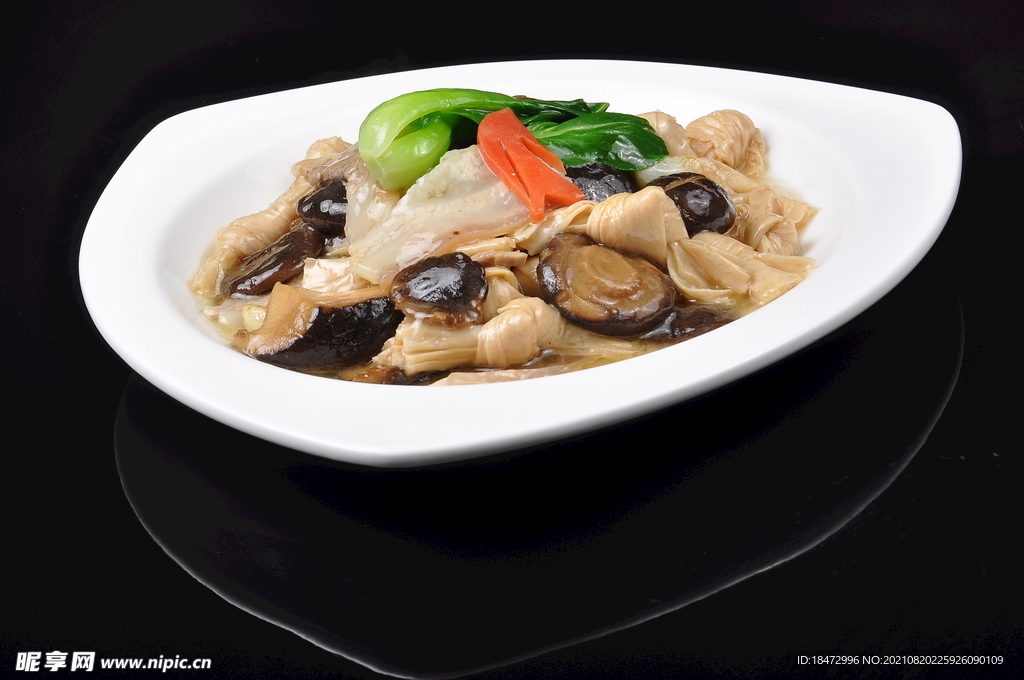香菇白肉燒豆節(jié)