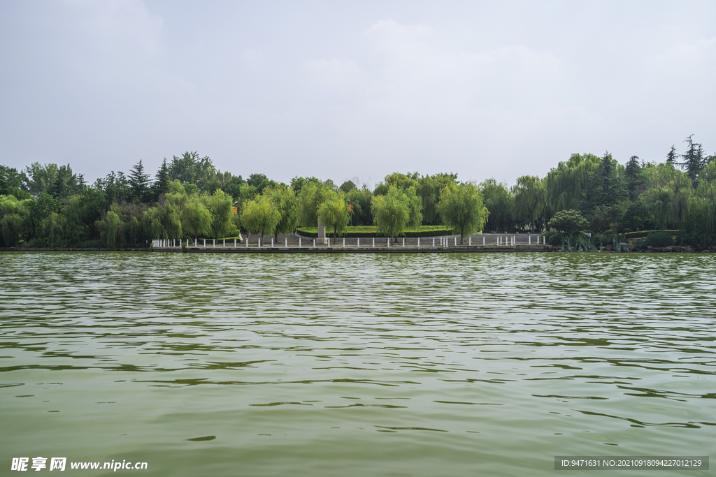 徐州云龙湖风景区湖边小道