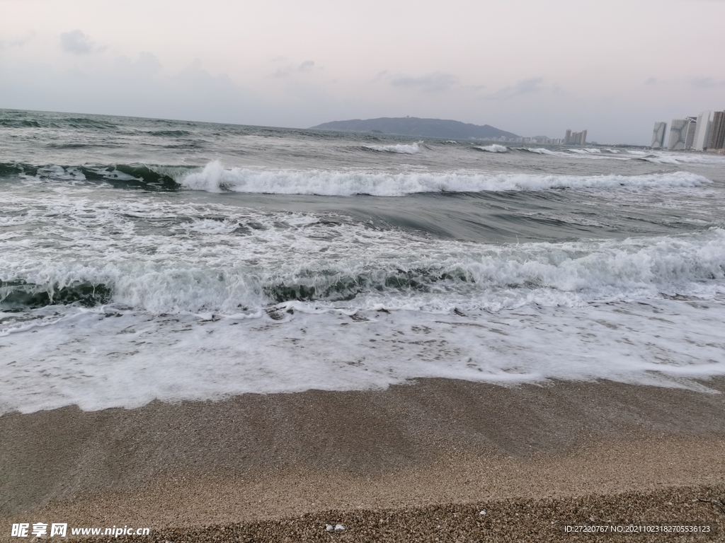 双月湾 澎湃的海水