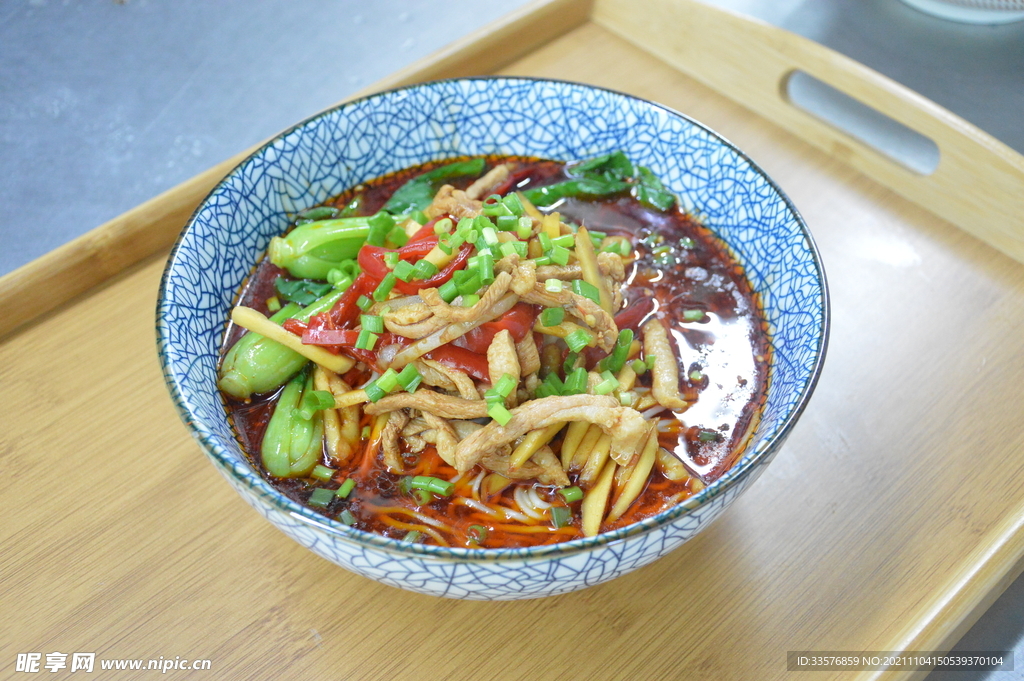 酸菜肉絲面