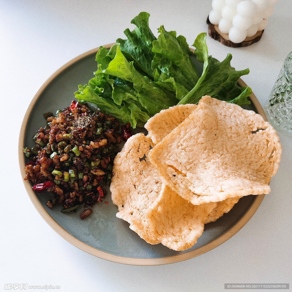 生菜 小炒肉 薯片