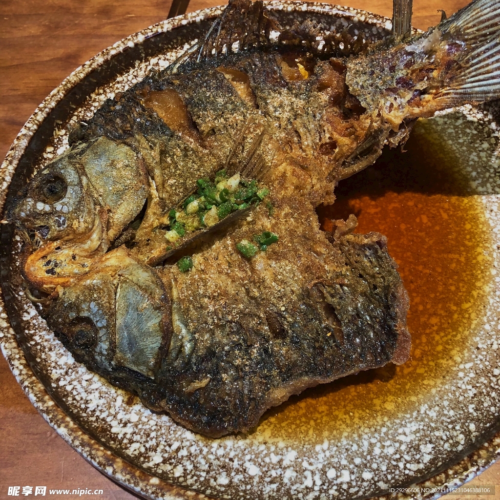 香脆鯽魚
