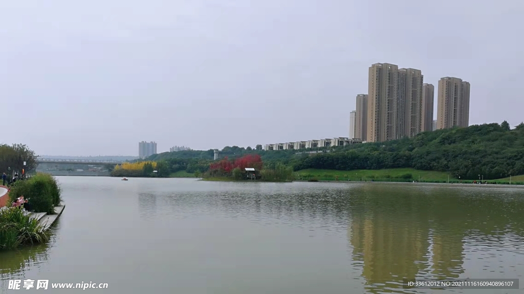 雁鳴湖畔