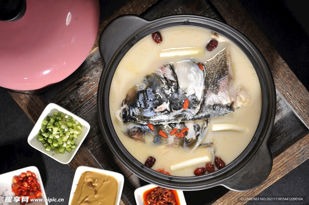 藥膳魚頭煲