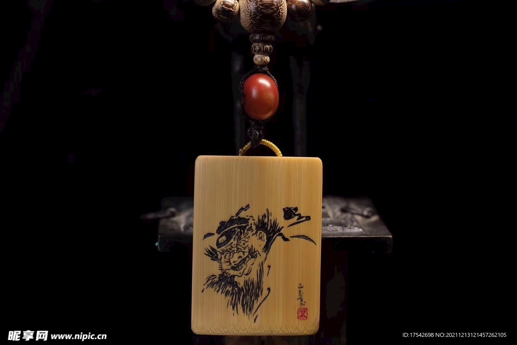 鐘馗竹刻掛飾