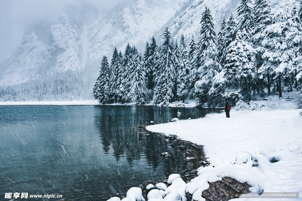 冬季湖面雪景自然景觀