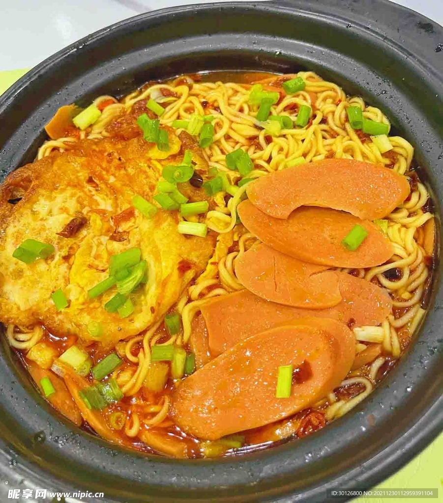 砂鍋雞蛋火腿面