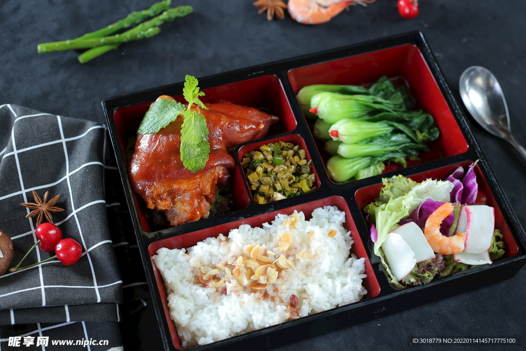 豬蹄鹵味飯