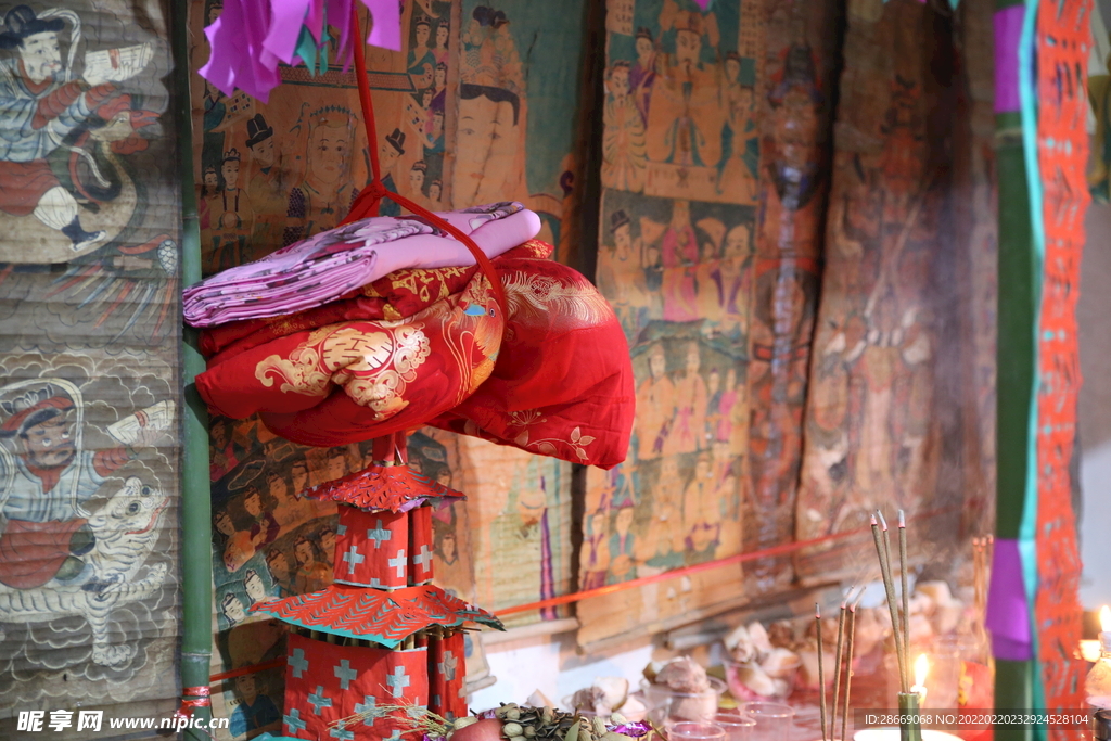 毛南族少数民族祭祀摄影图