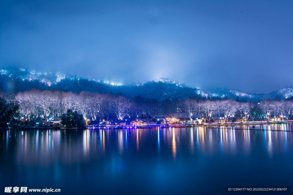 街區夜景