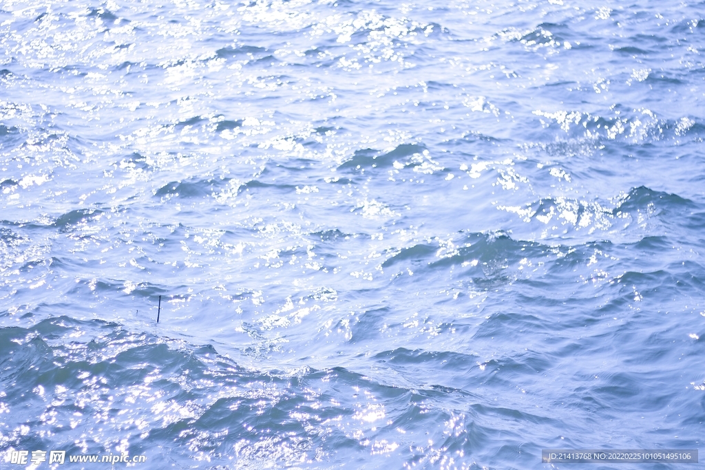 江邊河灘江水 