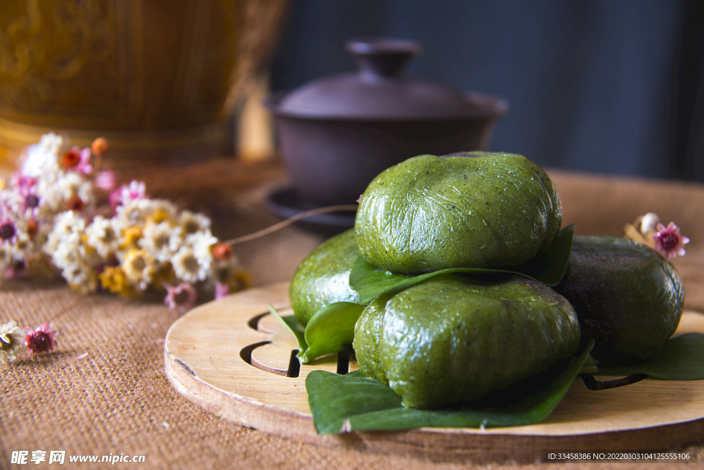 清明時(shí)節(jié)青團(tuán)