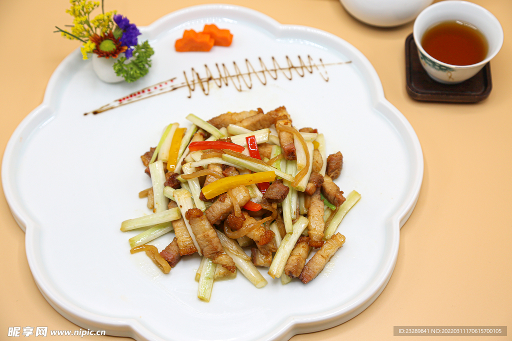 蕎苗菜脯炒火腩