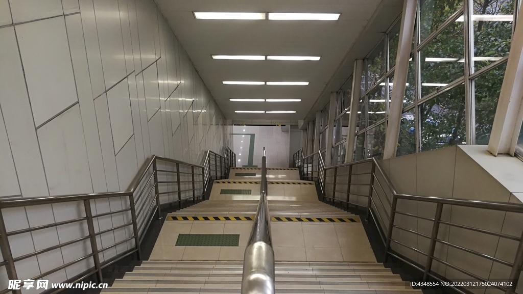 地鐵站樓梯