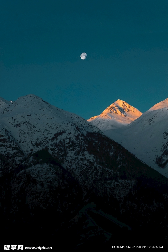 戶外雪山自然景觀