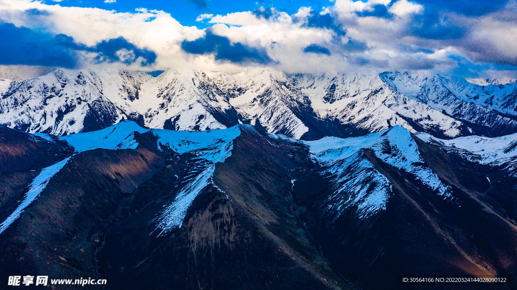 戶外雪山山脈景觀