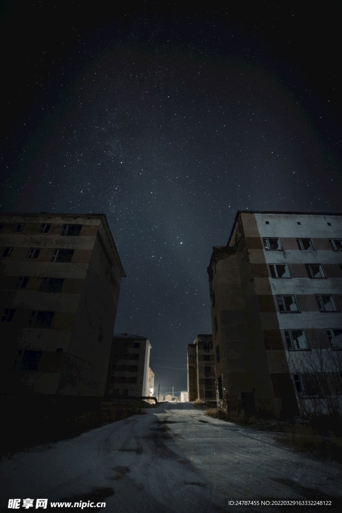 房屋與星空