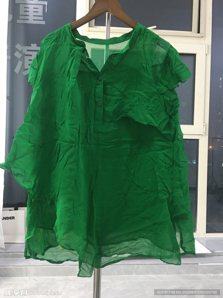 女性服飾服裝 