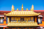 西藏拉萨大昭寺楼顶