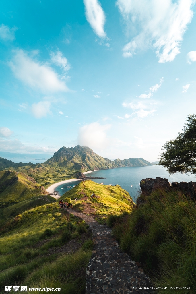 戶外山脈湖面