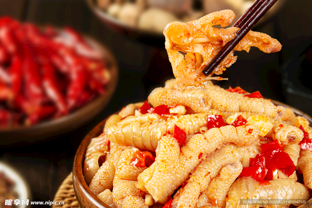 麻辣去骨雞爪美食