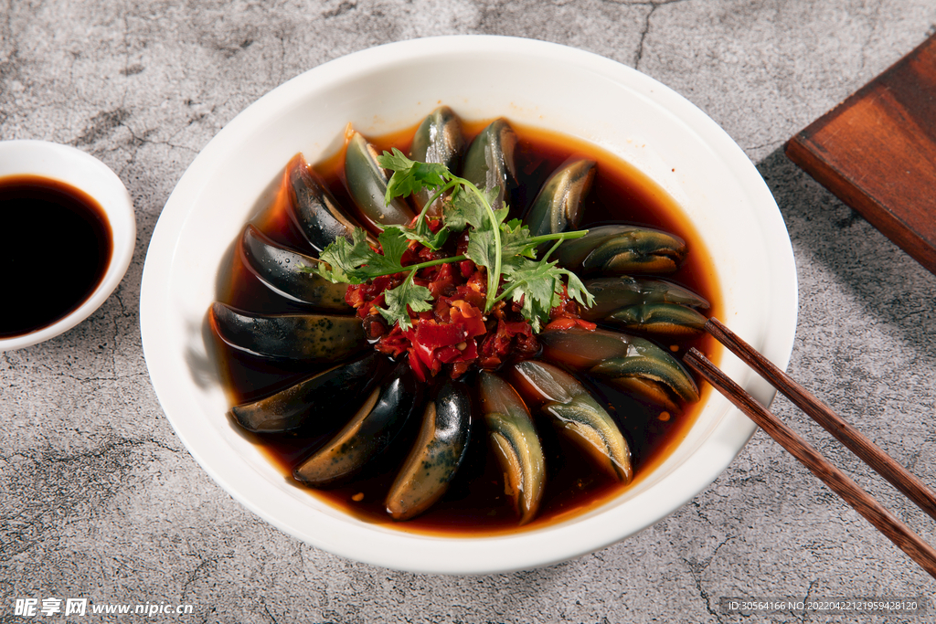 涼拌皮蛋美食